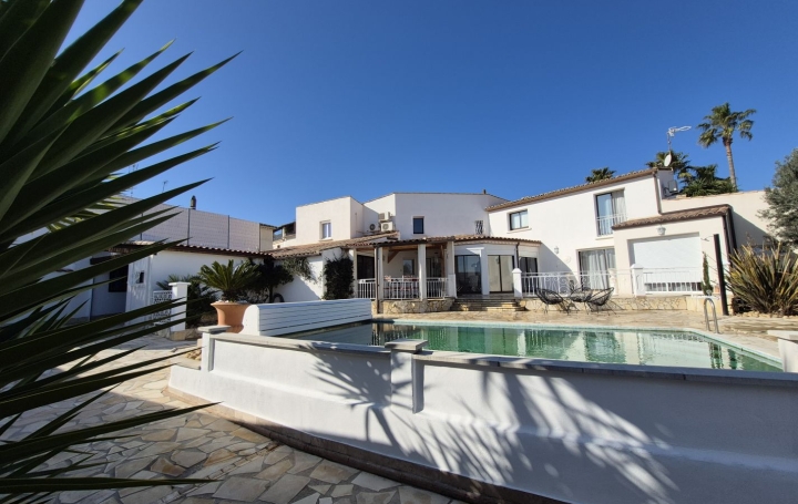 Maison de ville   BESSAN  230 m2 790 000 € 
